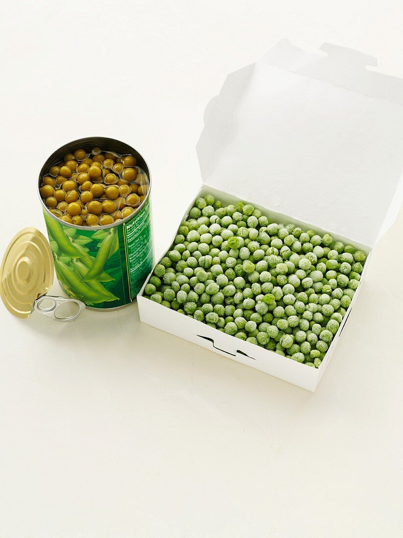 A tin of peas and frozen peas