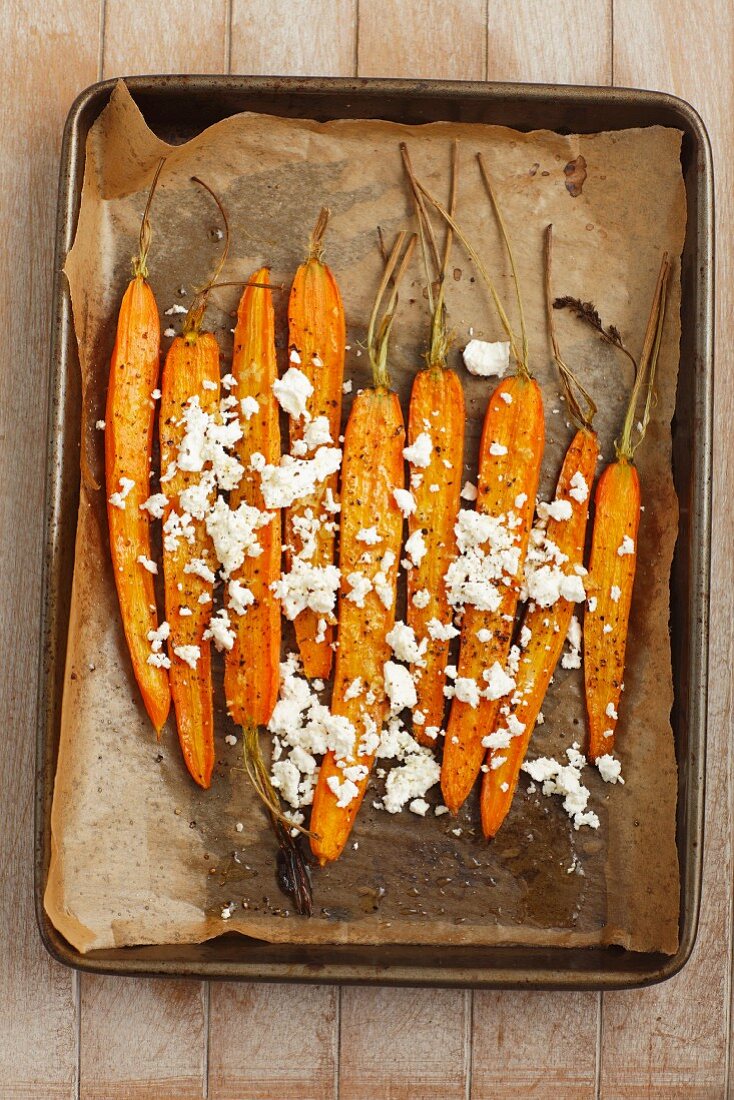 Baked carrots with feta and balsamic vinegar