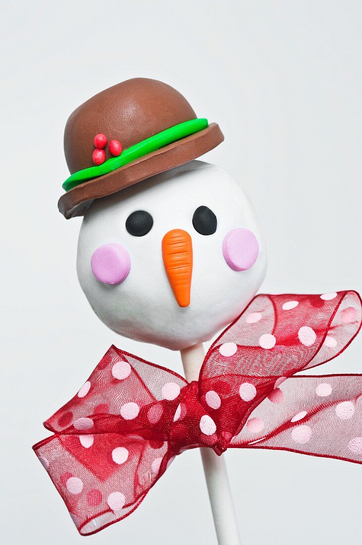 Schneemann als Cake Pop zu Weihnachten