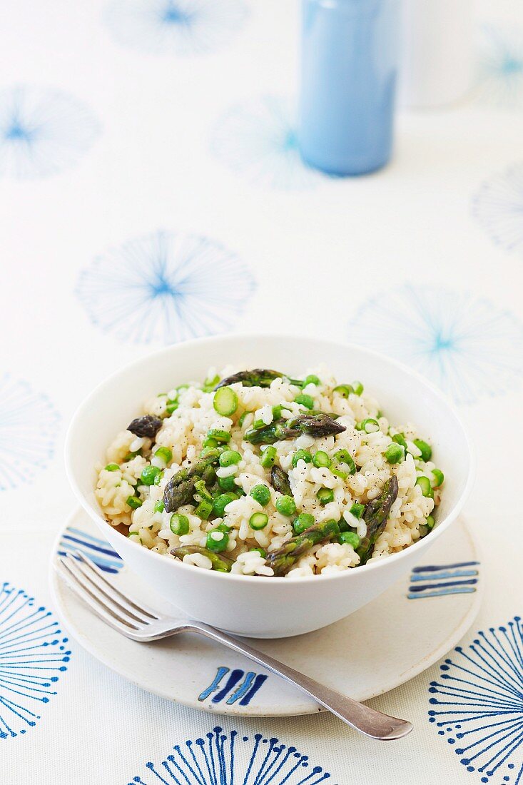 Risotto verde (asparagus risotto with peas, Italy)