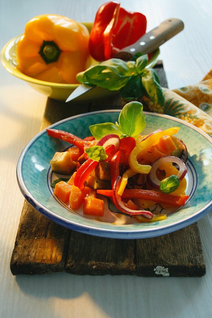 Peperonata (Paprikagemüse aus dem Ofen, Italien)