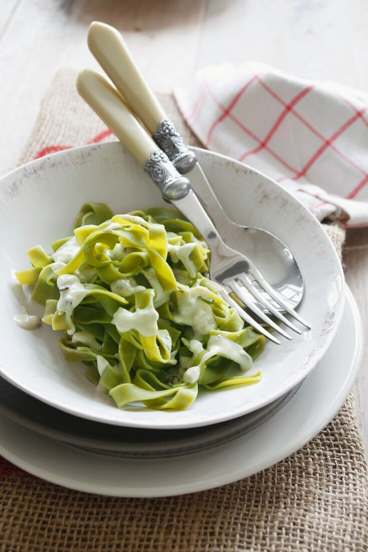 Spinach pasta with Gorgonzola sauce