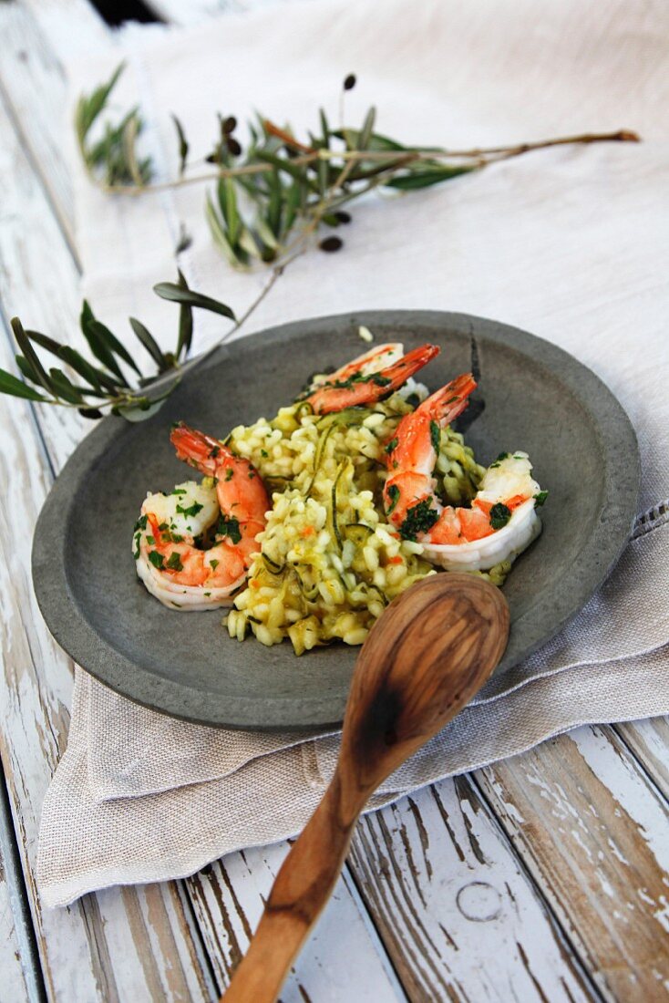 Risotto mit Zucchini und Riesengarnelen