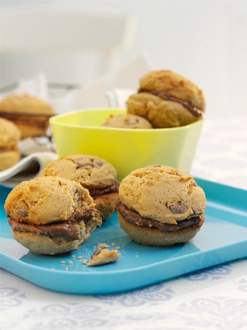 Whoopie pies with peanut butter and chocolate chips