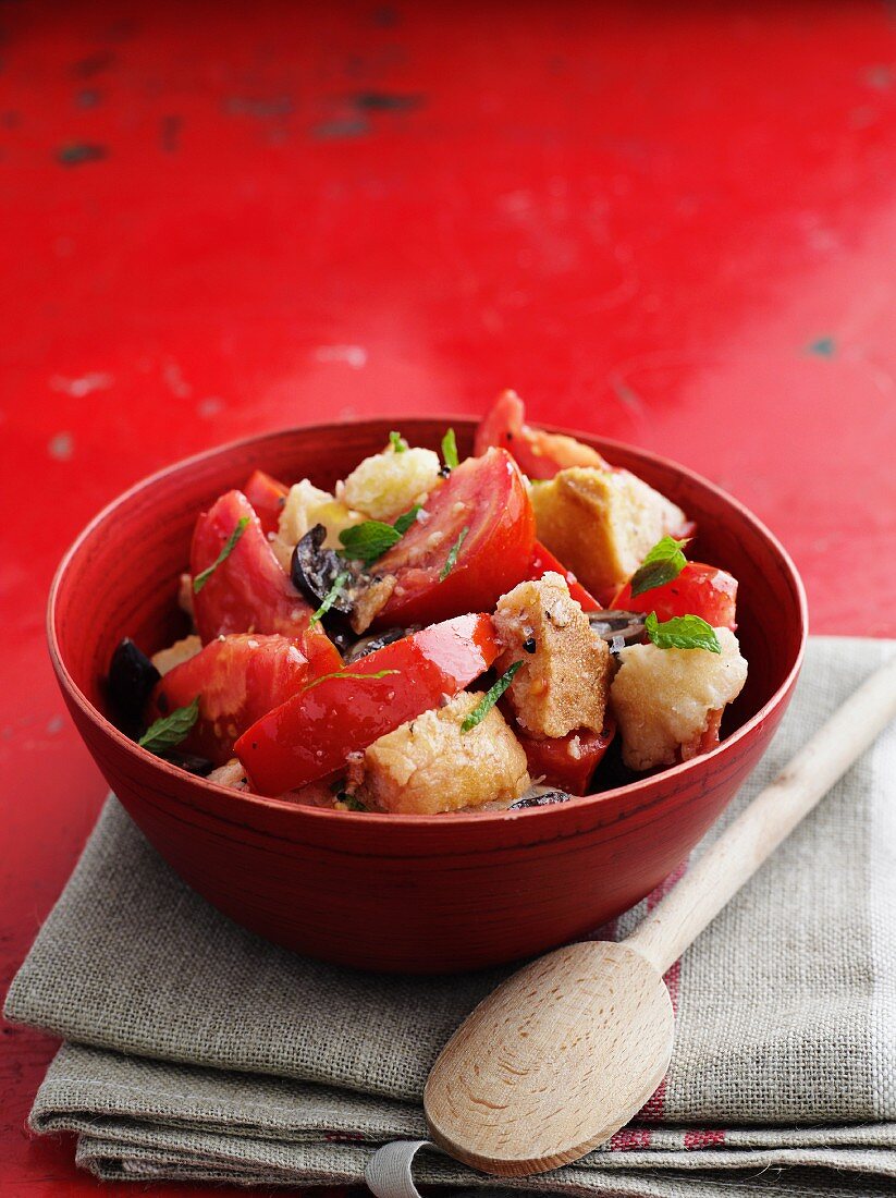 Panzanella (bread salad with tomatoes, Italy)
