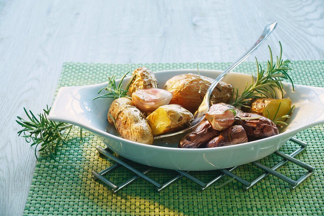 Rosemary potatoes with garlic
