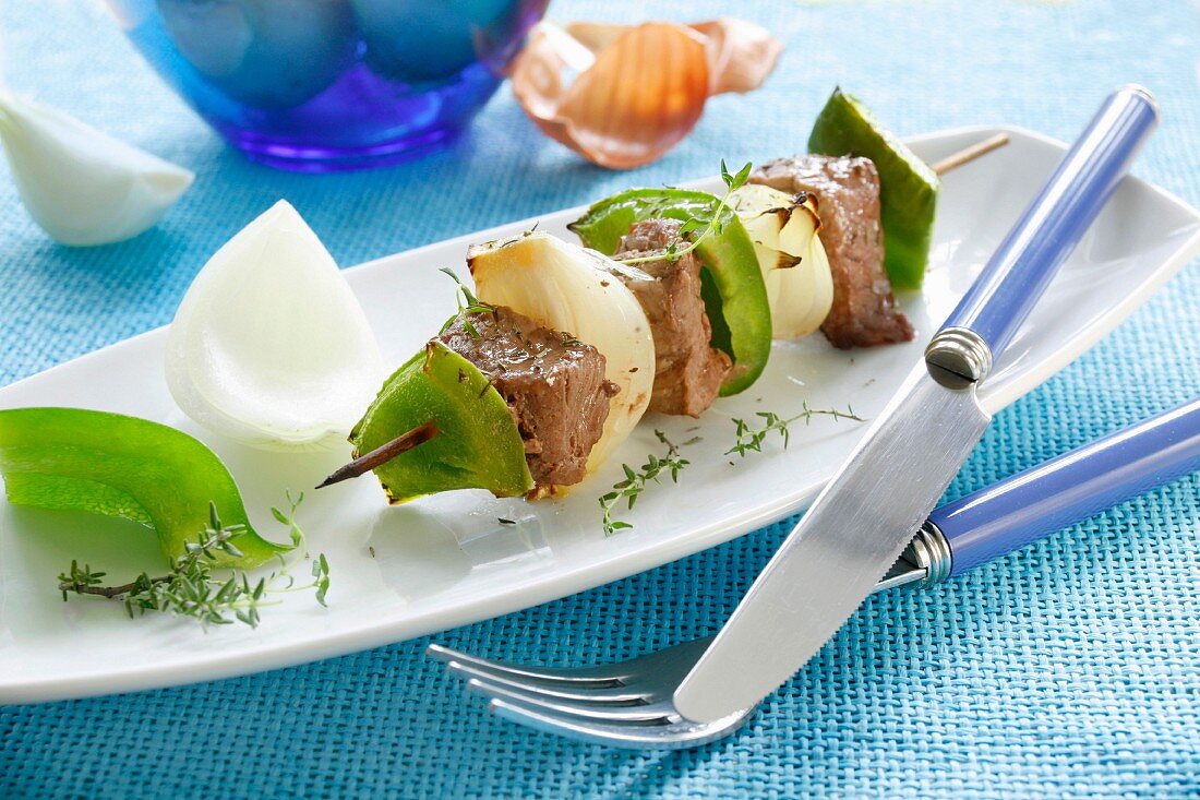 Balkanspieß mit Lammfleisch, Paprika & Zwiebeln