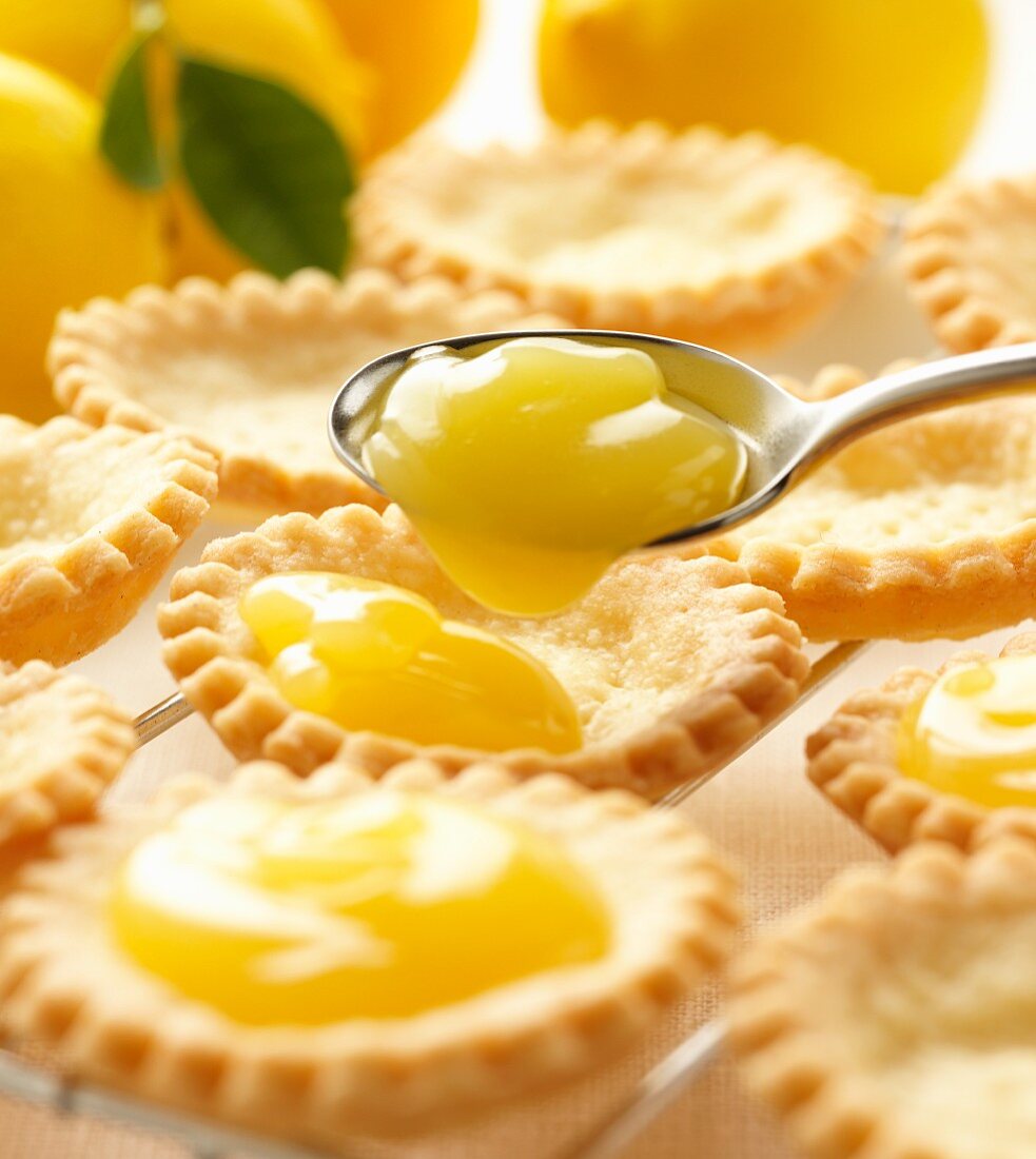 Lemon Curd Tarteletts