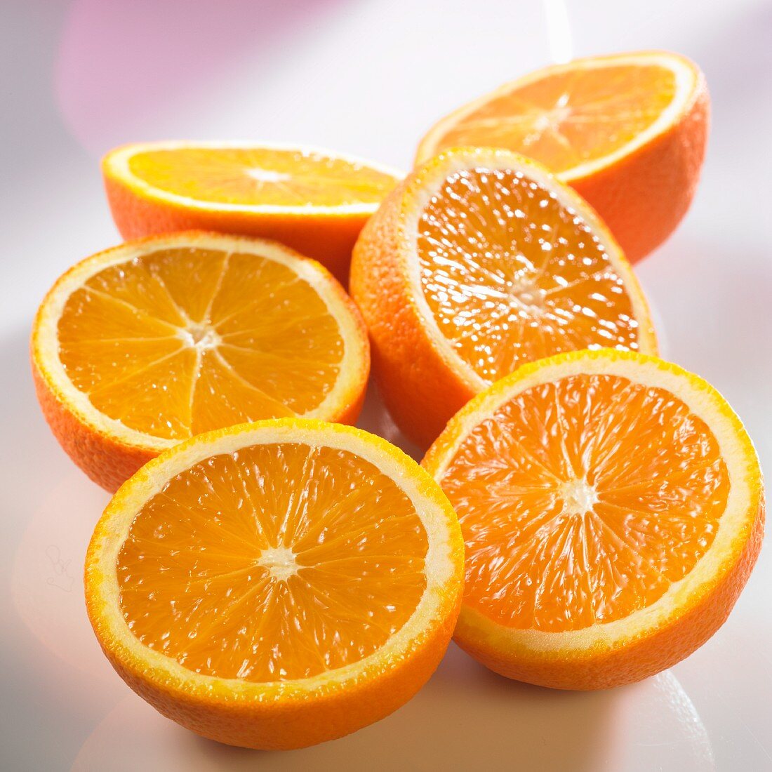 Sechs Orangenhälften