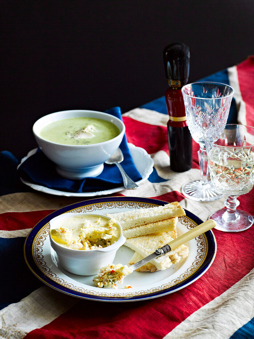 Erbsen-Zucchini-Suppe und Potted Shrimps