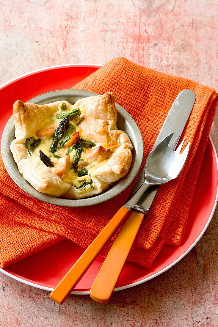 Puff pastry tart with salmon and asparagus