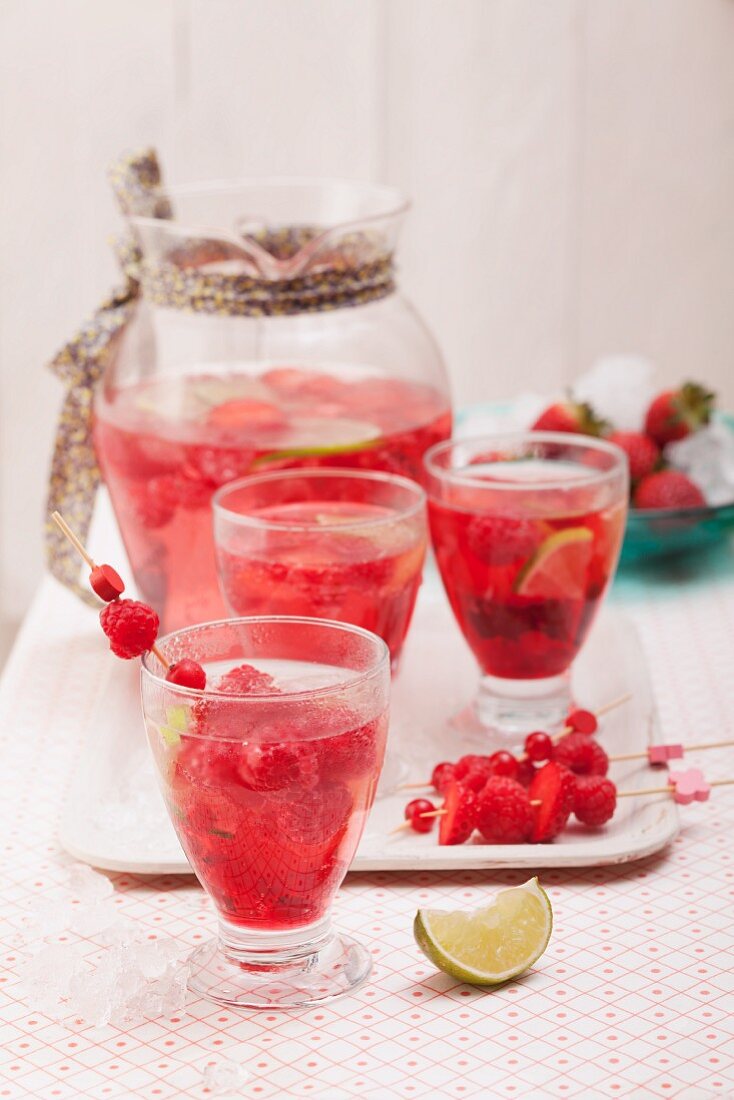 Summer berry sangria