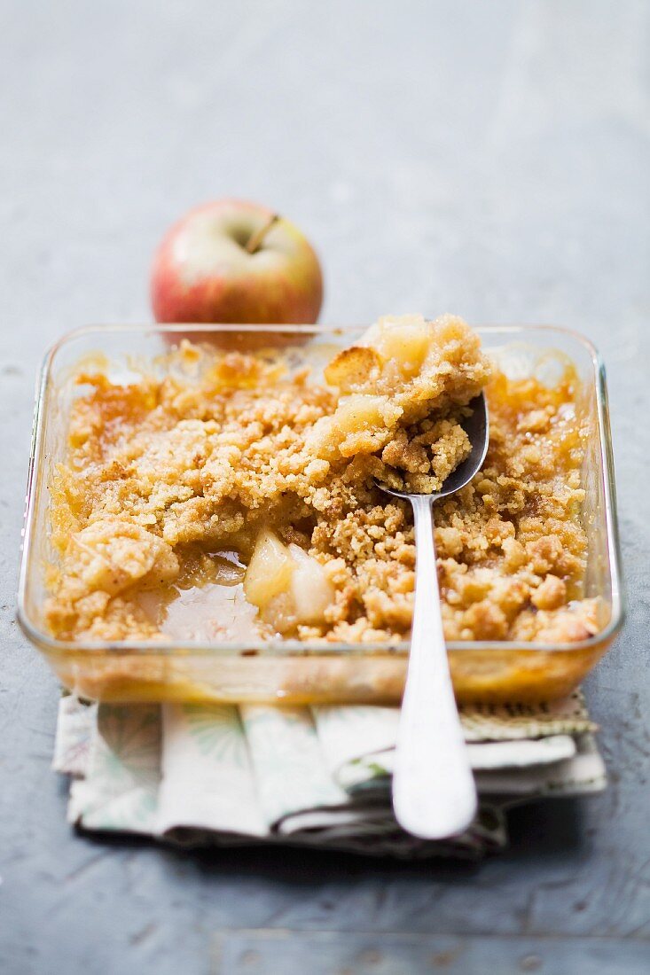 Apple and pear crumble