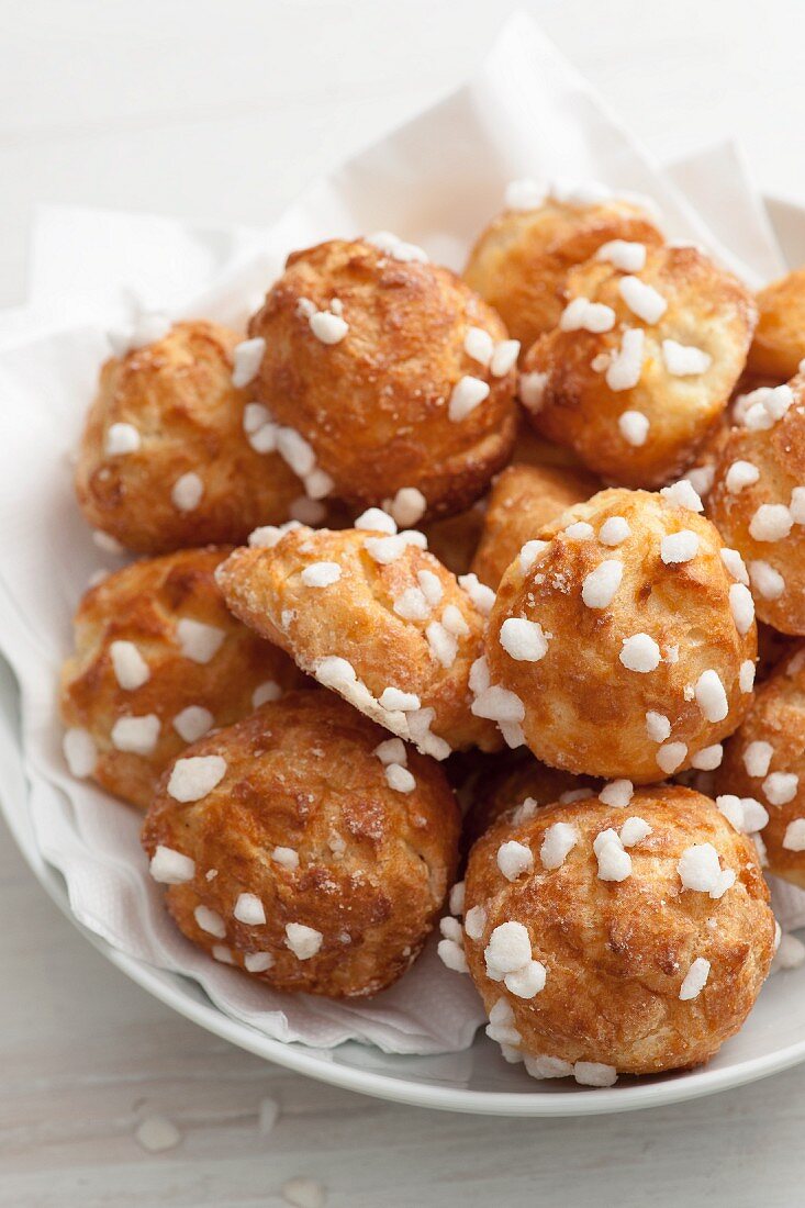 Chouquettes (Windbeutel mit Hagelzucker, Frankreich)