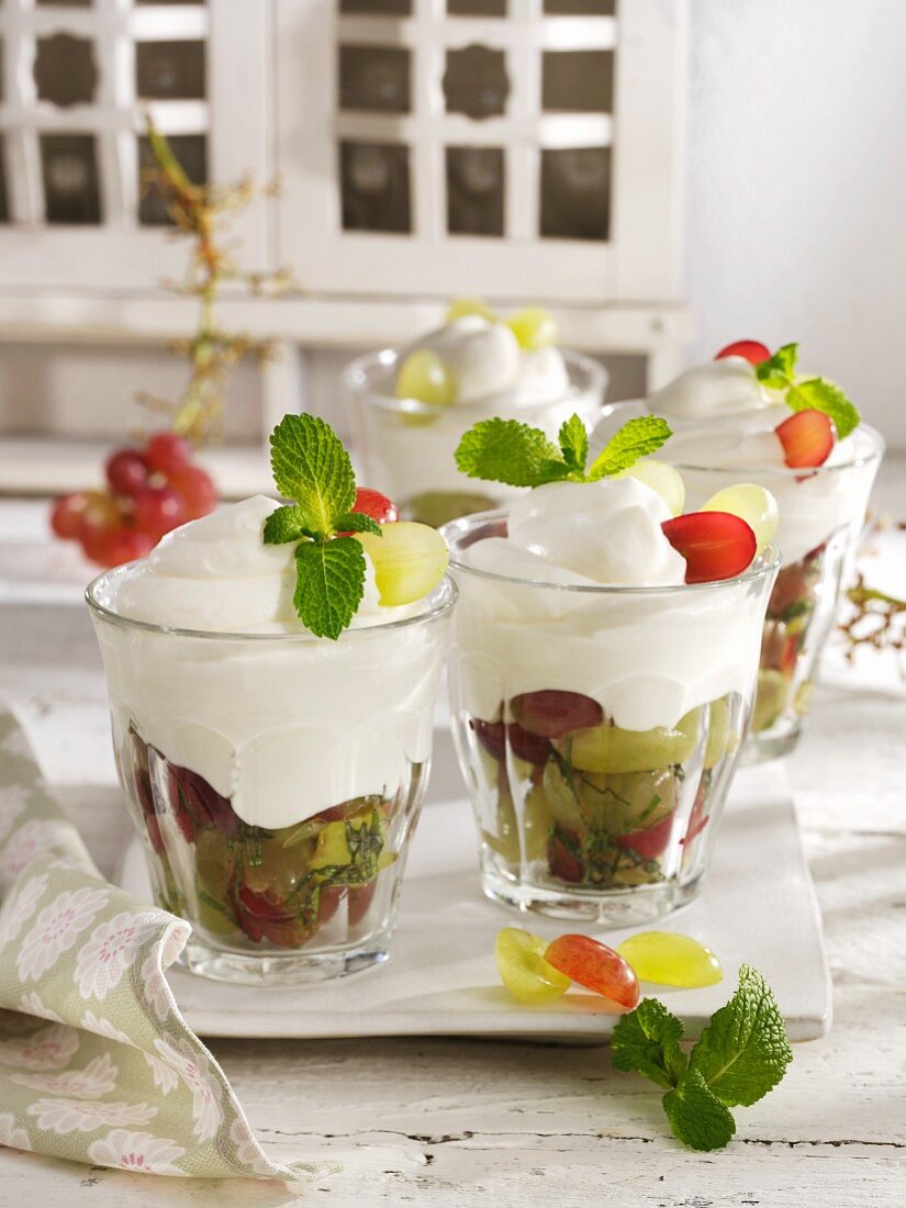 Yoghurt mousse with grapes and mint