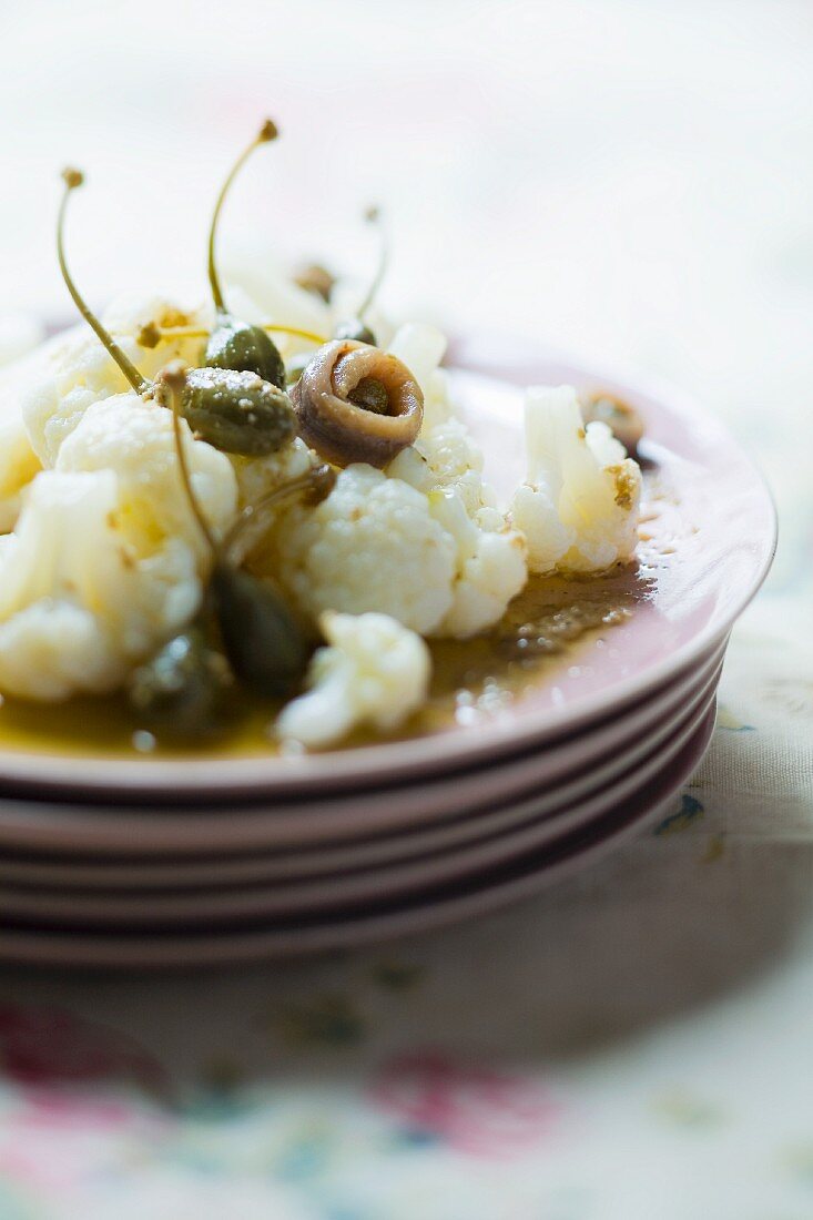 Cauliflower salad with anchovy and capers