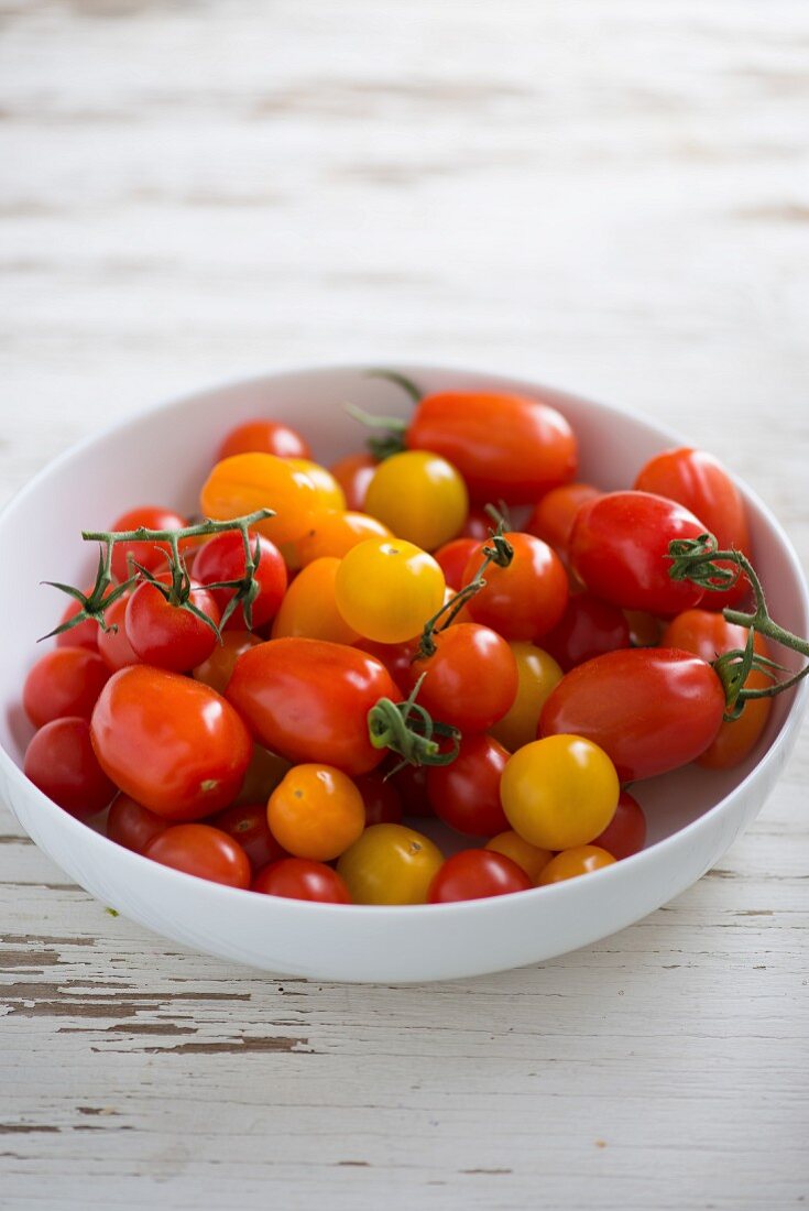 Tomatoes in a variety of colors