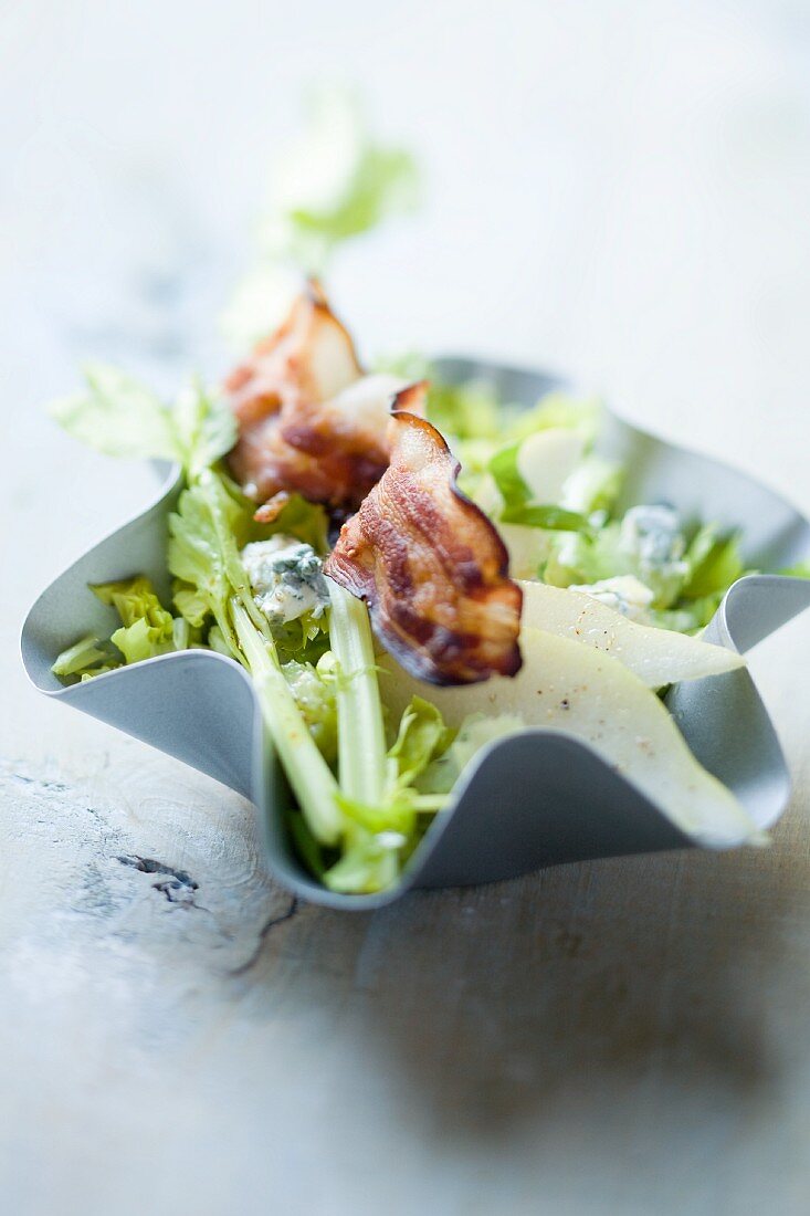 Celery salad with pears and bacon