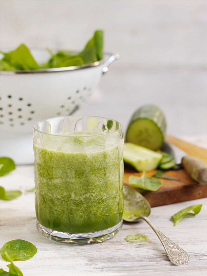 Spinat-Gurken-Drink mit Melone