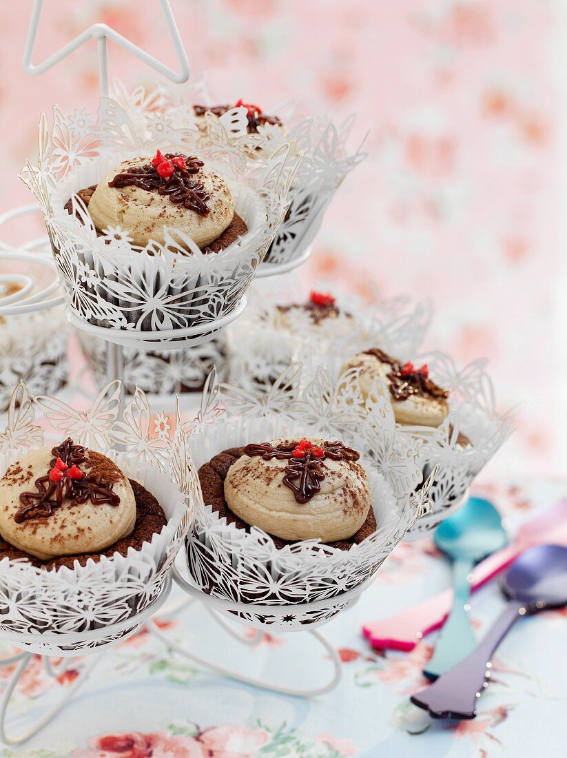 Schokoladen-Kastanien-Cupcakes mit Brandy