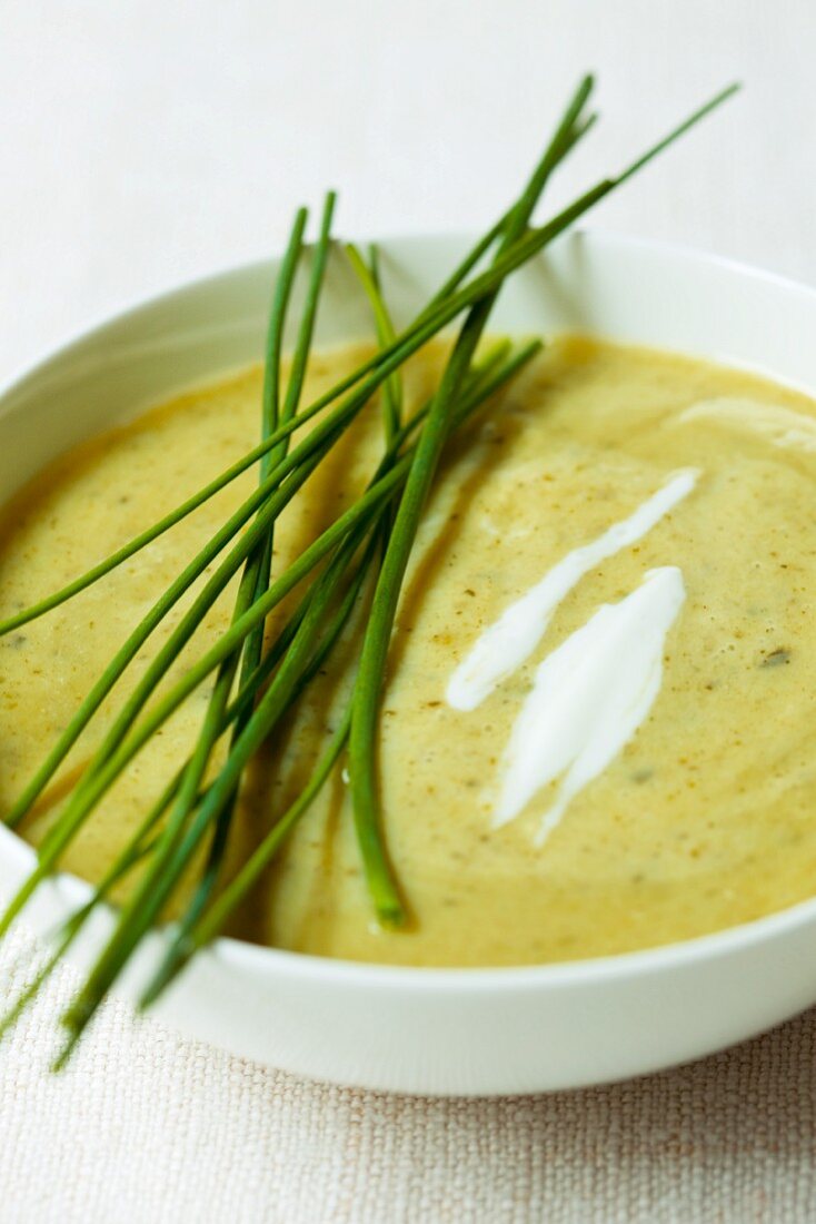 Cream of courgette soup with chives