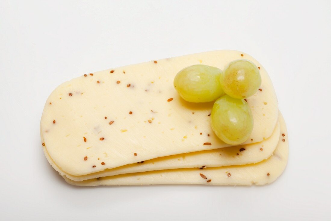 Biarom (semi-soft cheese from Upper Bavaria) with green grapes