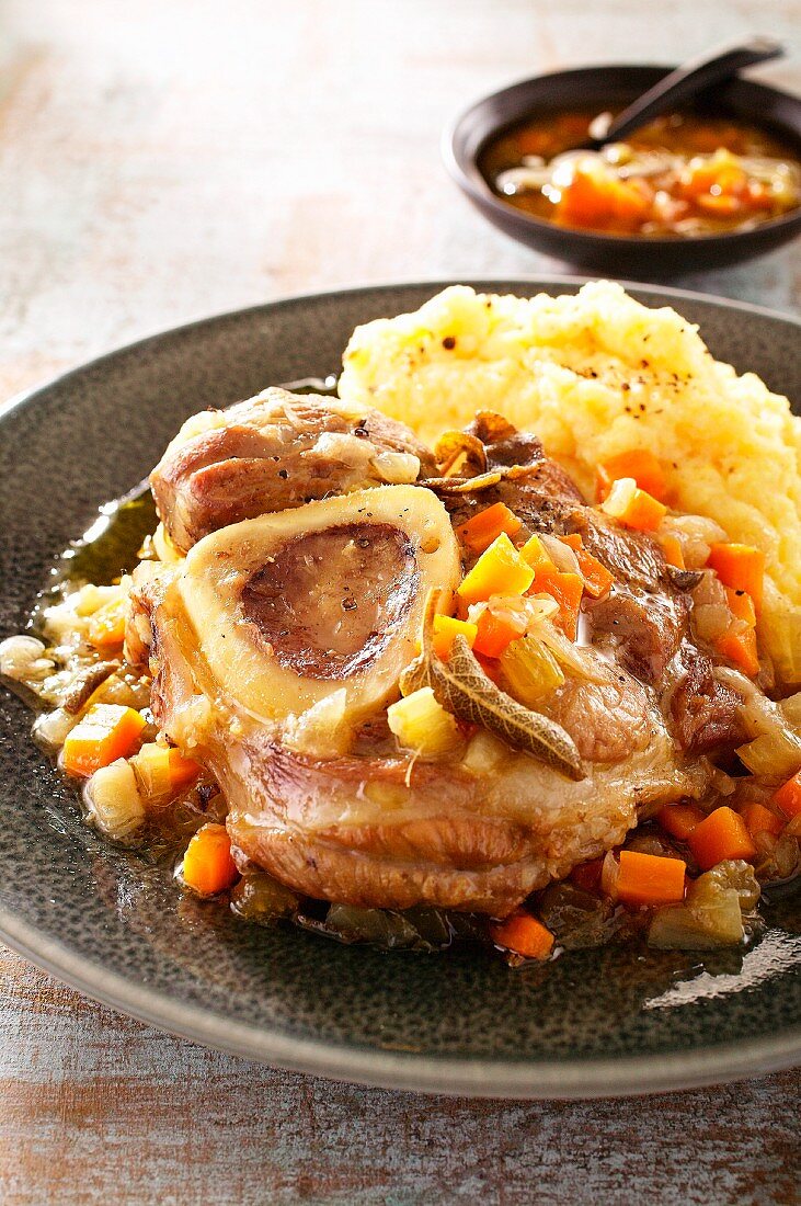 Ossobuco Milanese mit Kartoffelpüree