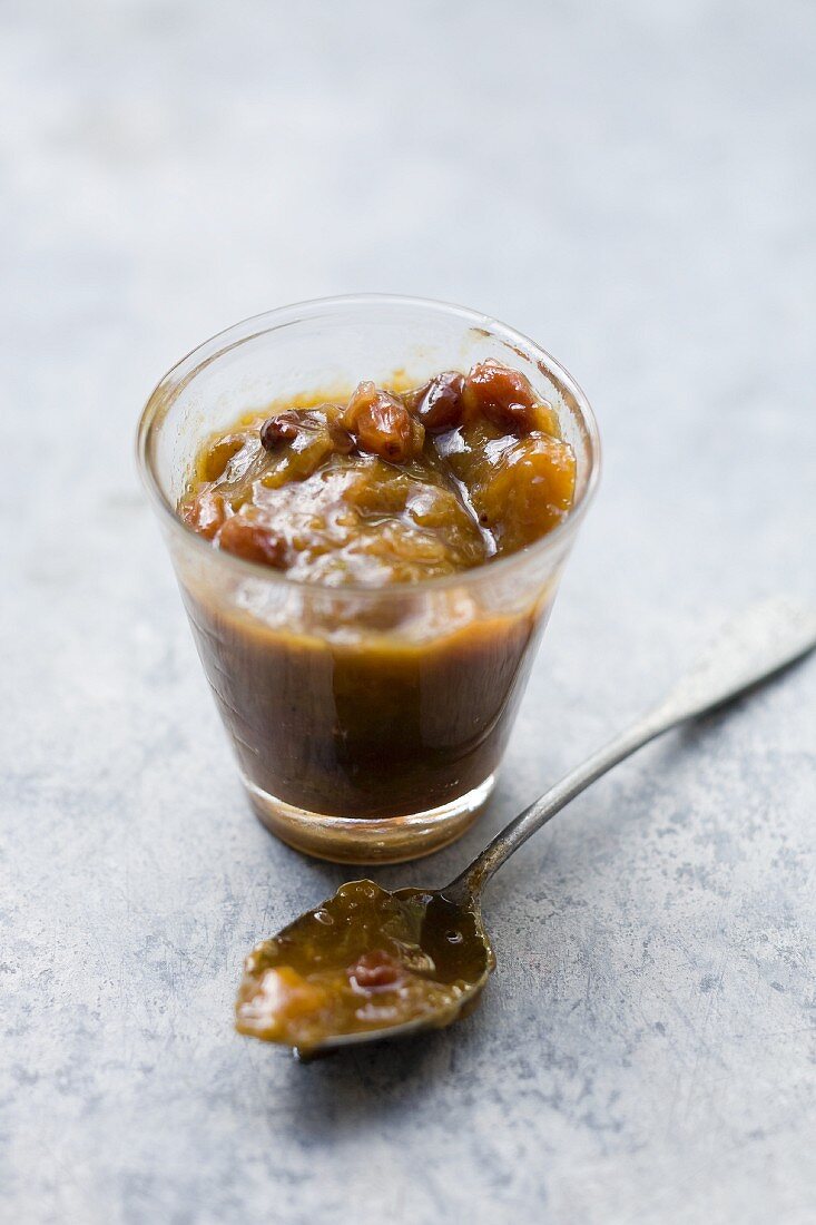 Chutney with greengages and ginger