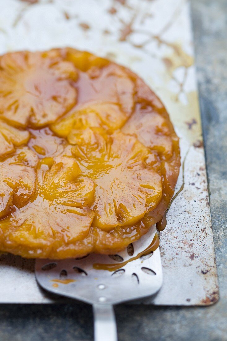 Tarte tatin with pineapple