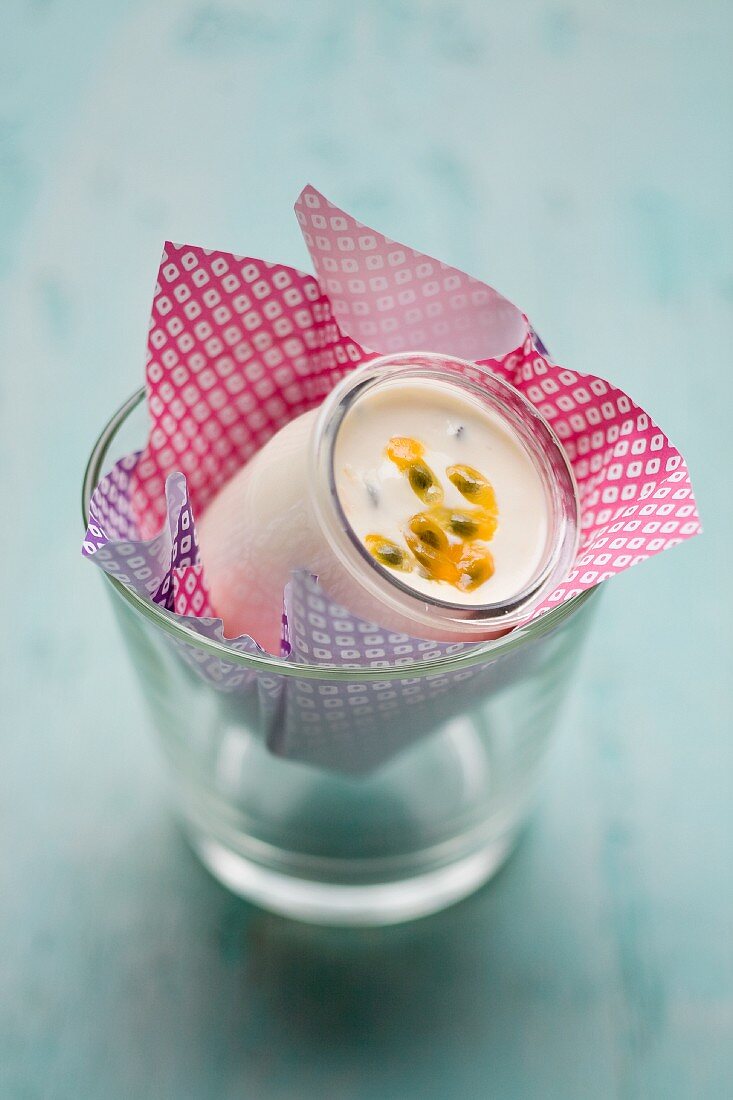 Yoghurt with passion fruit jelly