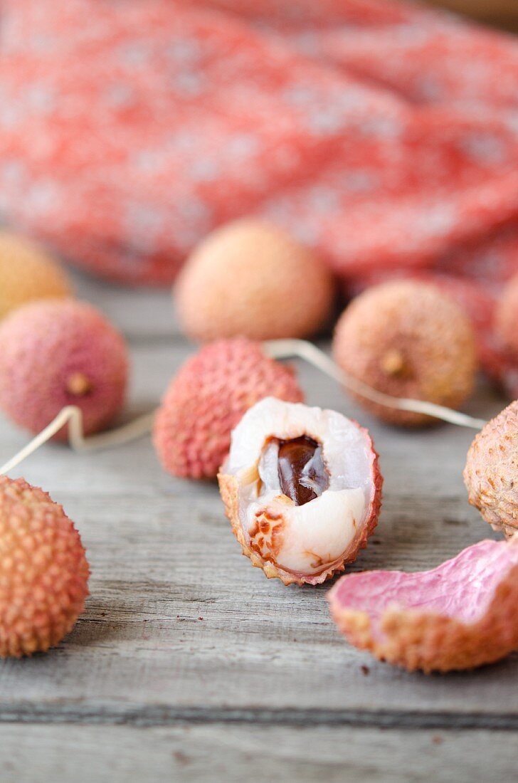 Lychees on a wooden table