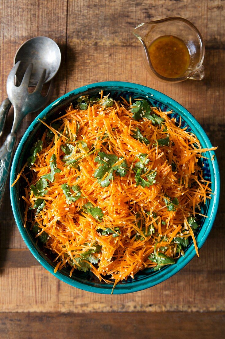 Carrot salad with coriander and sesame seeds