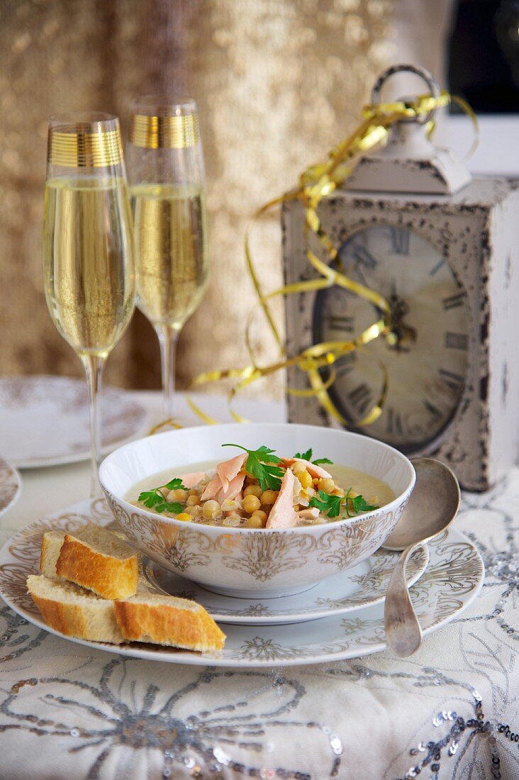 Champagne-salmon soup for New Year's Eve