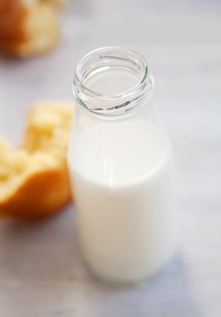 Milch in einer Glasflasche