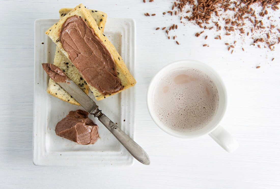 Sesamtoast mit Lavendelschokolade und Kakao