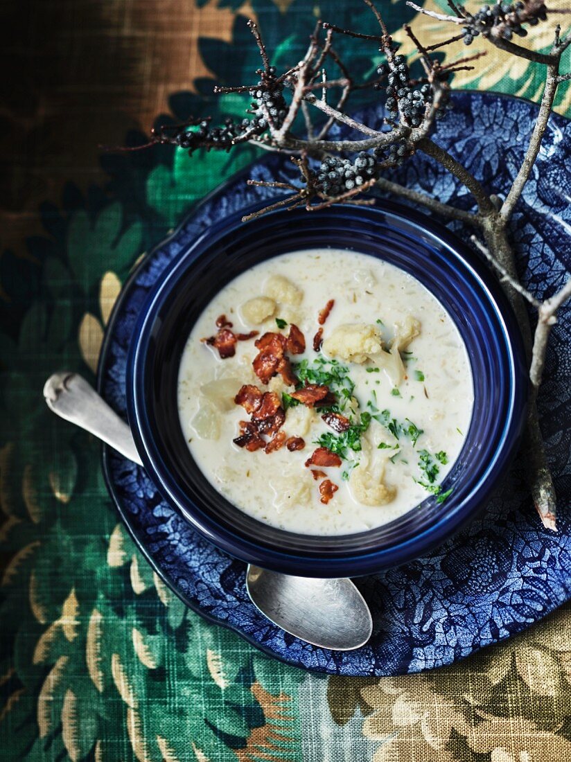 Cauliflower soup with bacon
