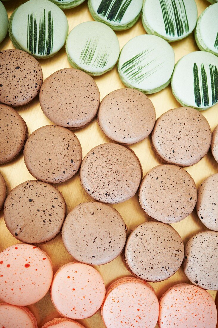 Verschiedene Macarons (Draufsicht)