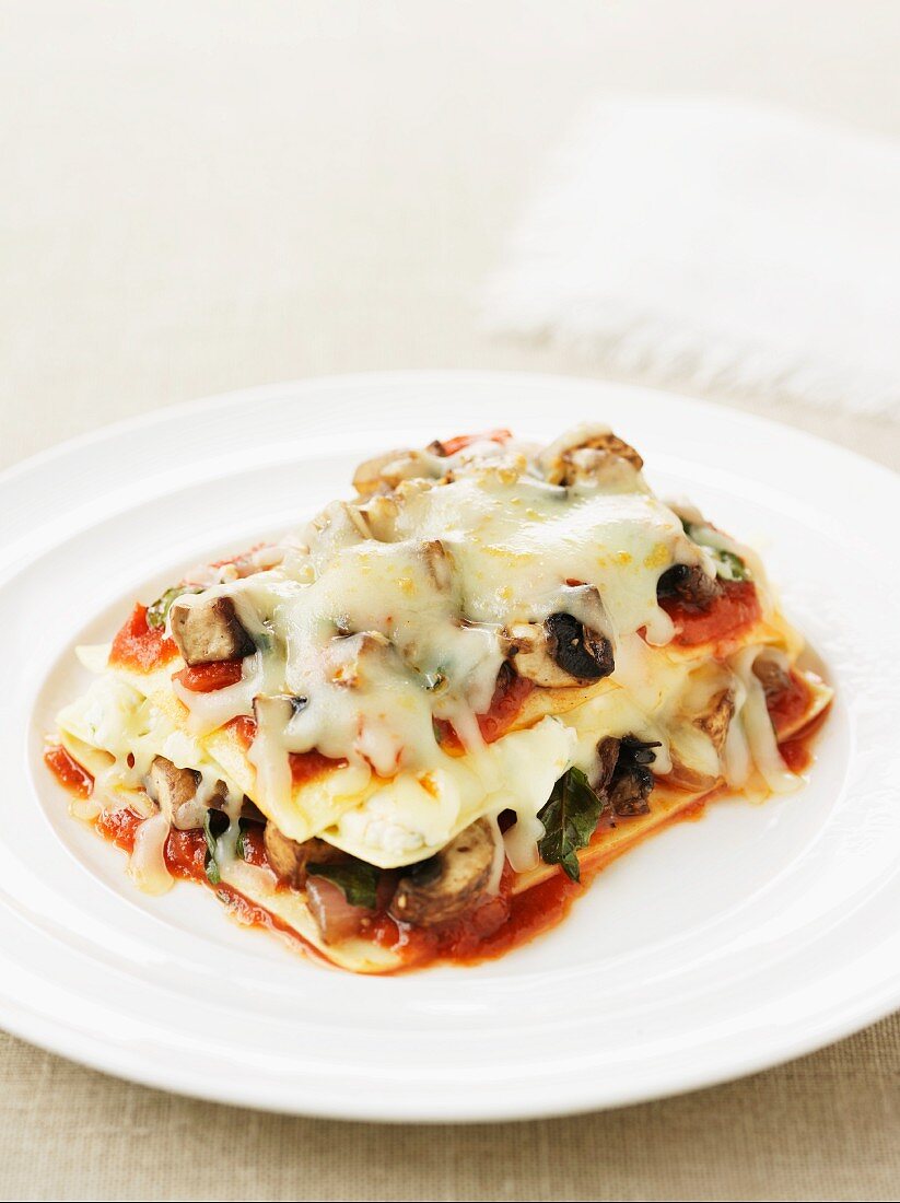 Mushroom lasagne with mozzarella
