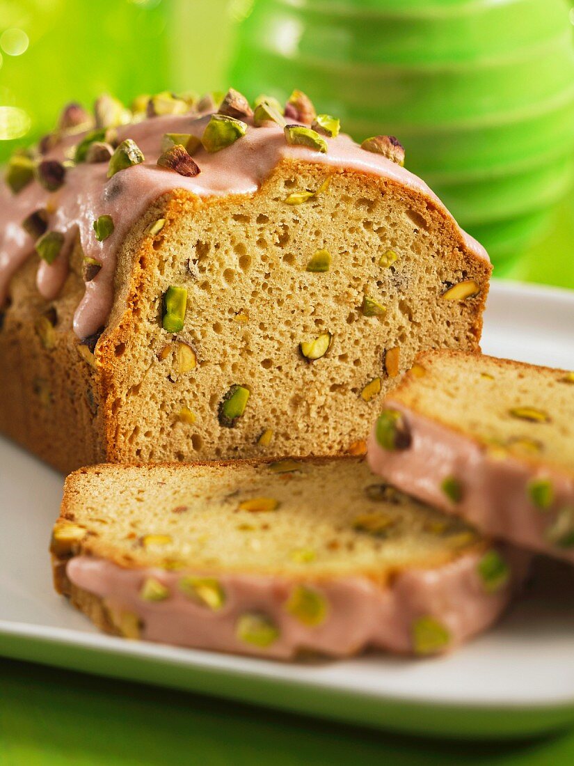 Pistazienkuchen mit Rosenwasser