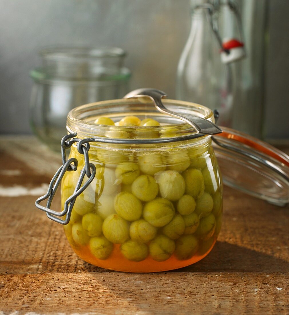 Preserved gooseberries