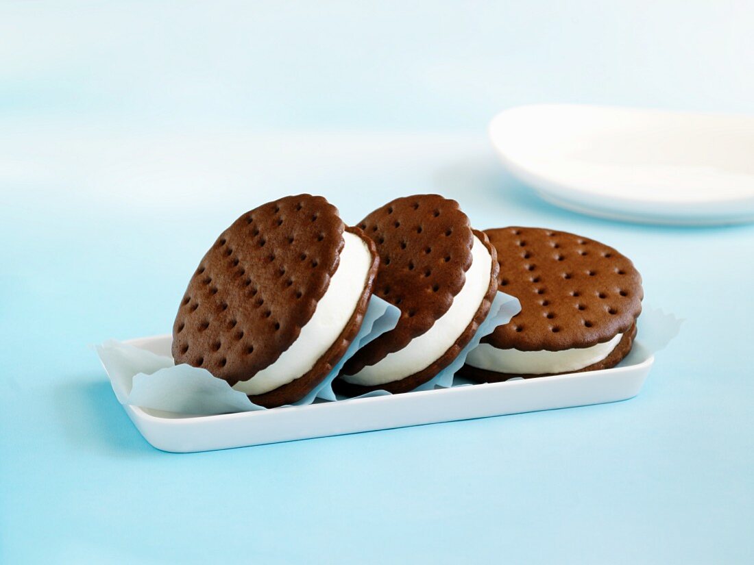 Ice cream sandwiches with vanilla ice cream