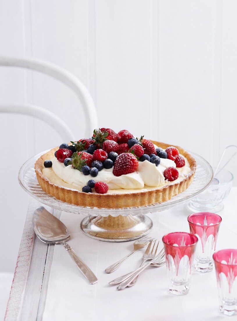 Berry tart with vanilla cream for Christmas