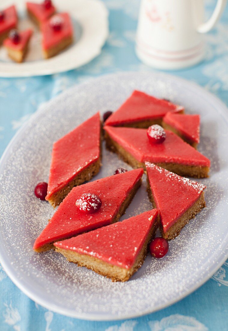 Walnuss-Shortbread-Rauten mit Cranberries