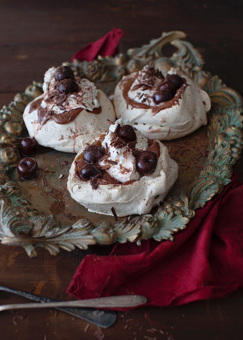 Mini Black Forest pavlovas