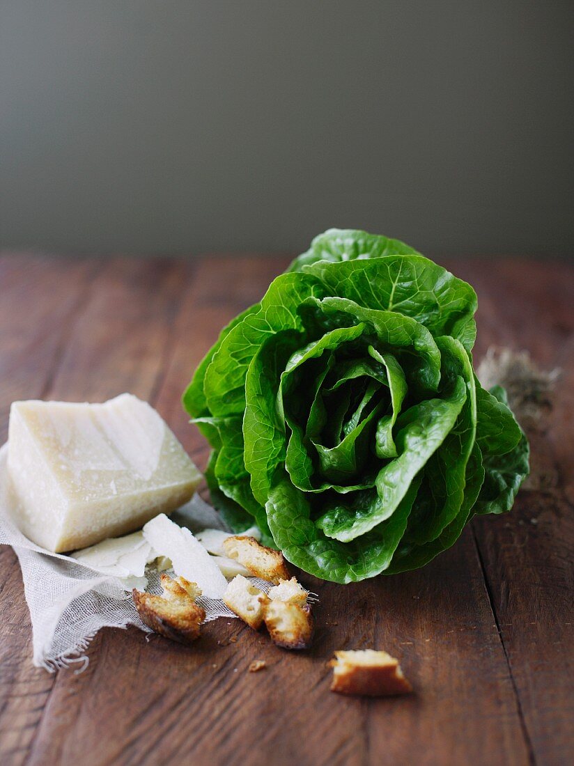 Blattsalat, Parmesan und Croûtons