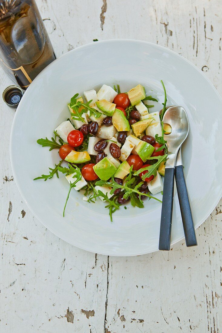 Avocadosalat mit Tomaten und Feta