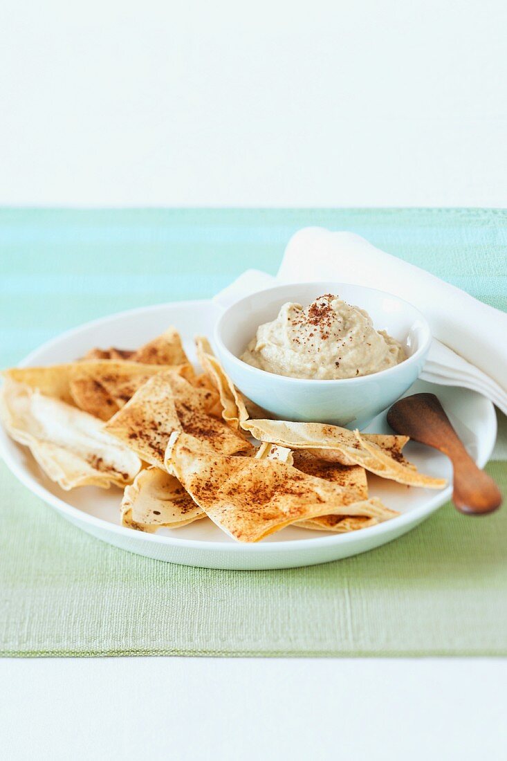 Hummus mit Fladenbrot (Arabien)