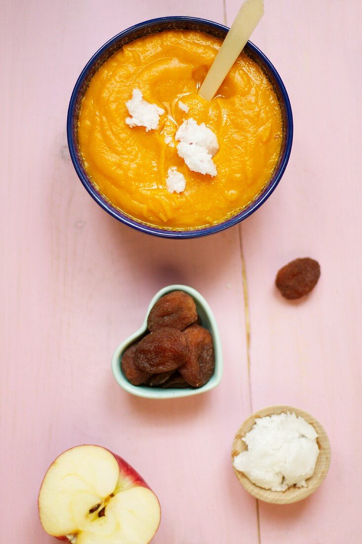 Squash purée with apple, dried apricots and coconut