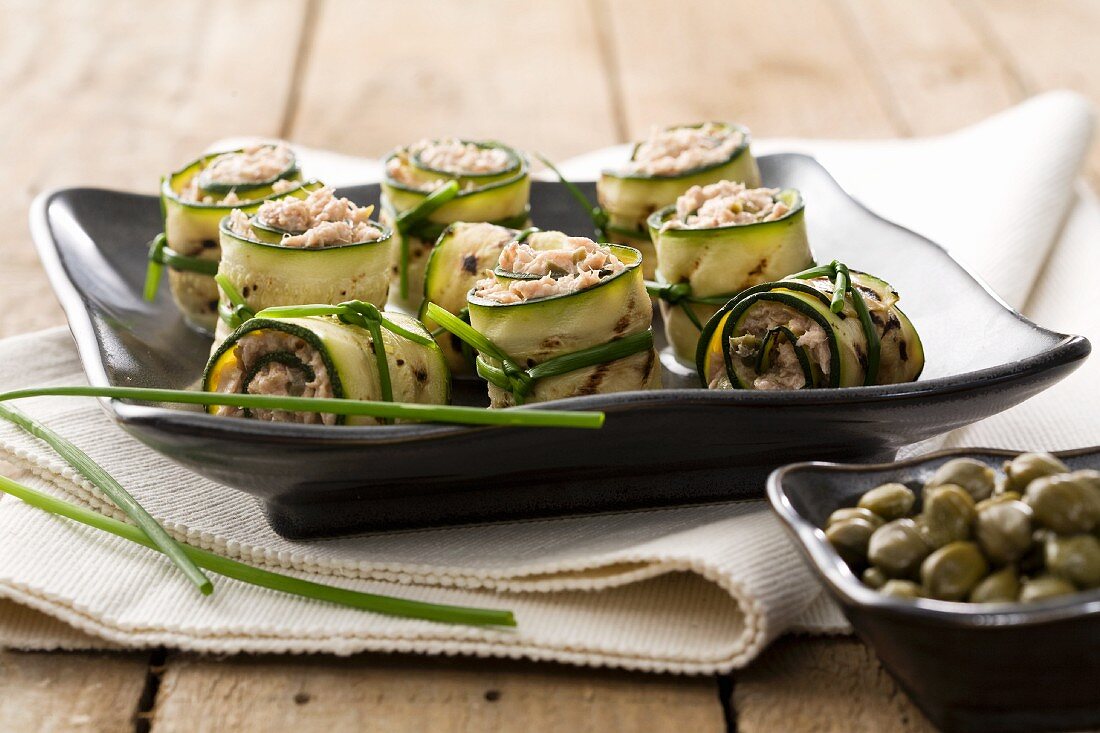 Involtini di zucchina al tonno (rolled stuffed courgette strips)