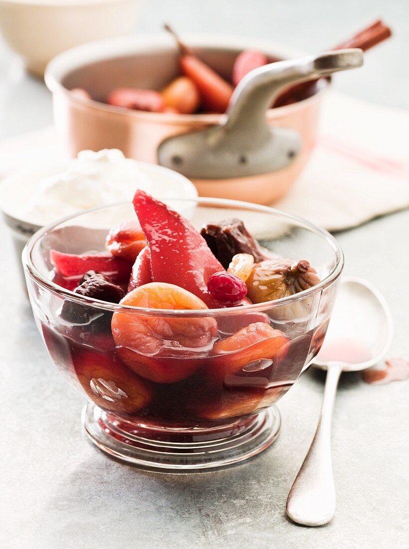 Dried fruit compote with brandy cream (England)